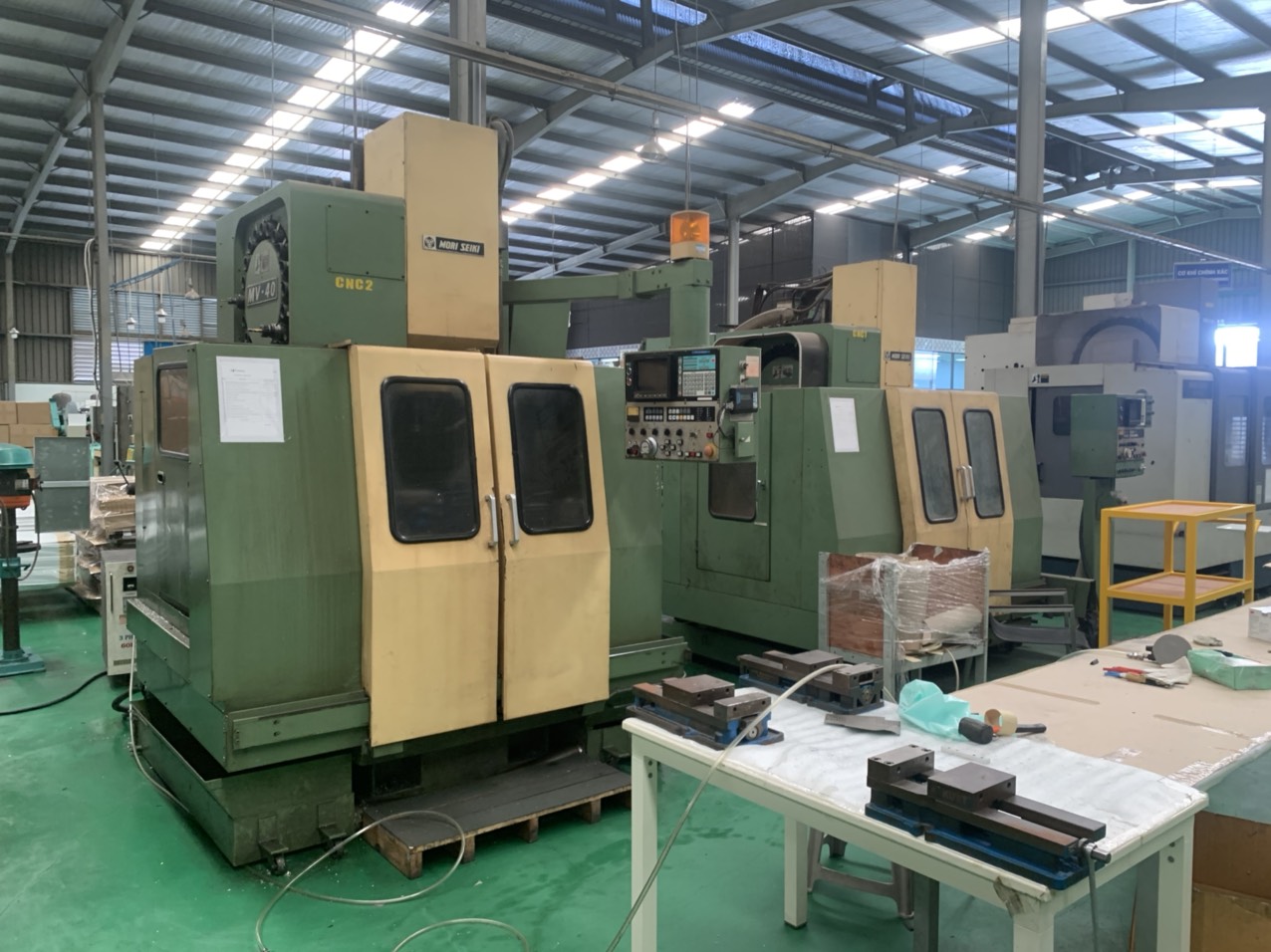 CNC milling machine.jpg